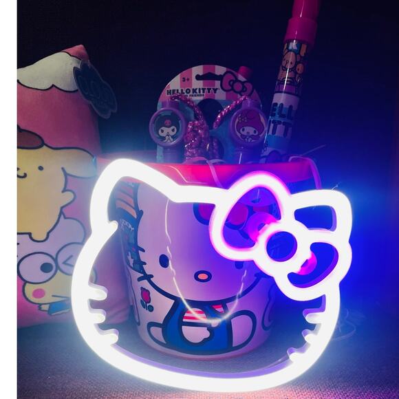 Hello Kitty hello happy 40 x 50 preschool throw with soft cloud  rainbow pillow - Picture 3 of 5